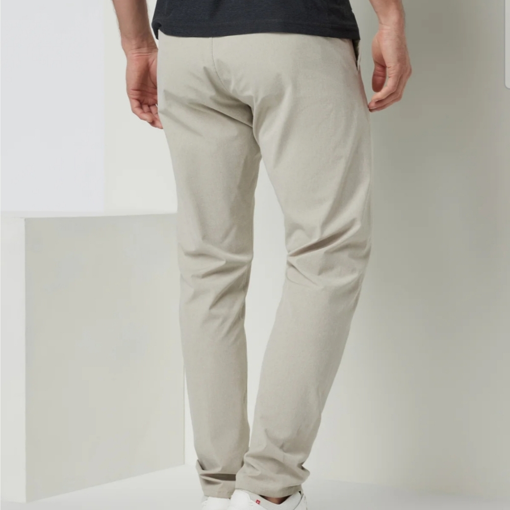 Nwt- Vuori Aim Pant Khaki Pants Size 30